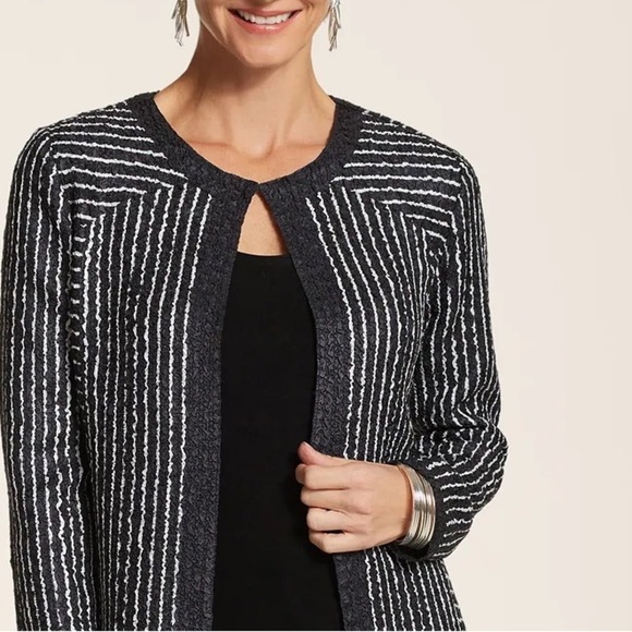 Chico's TRAVELERS COLLECTION Crushed Stripe Jacket, size 1.5 - Picture 13 of 13